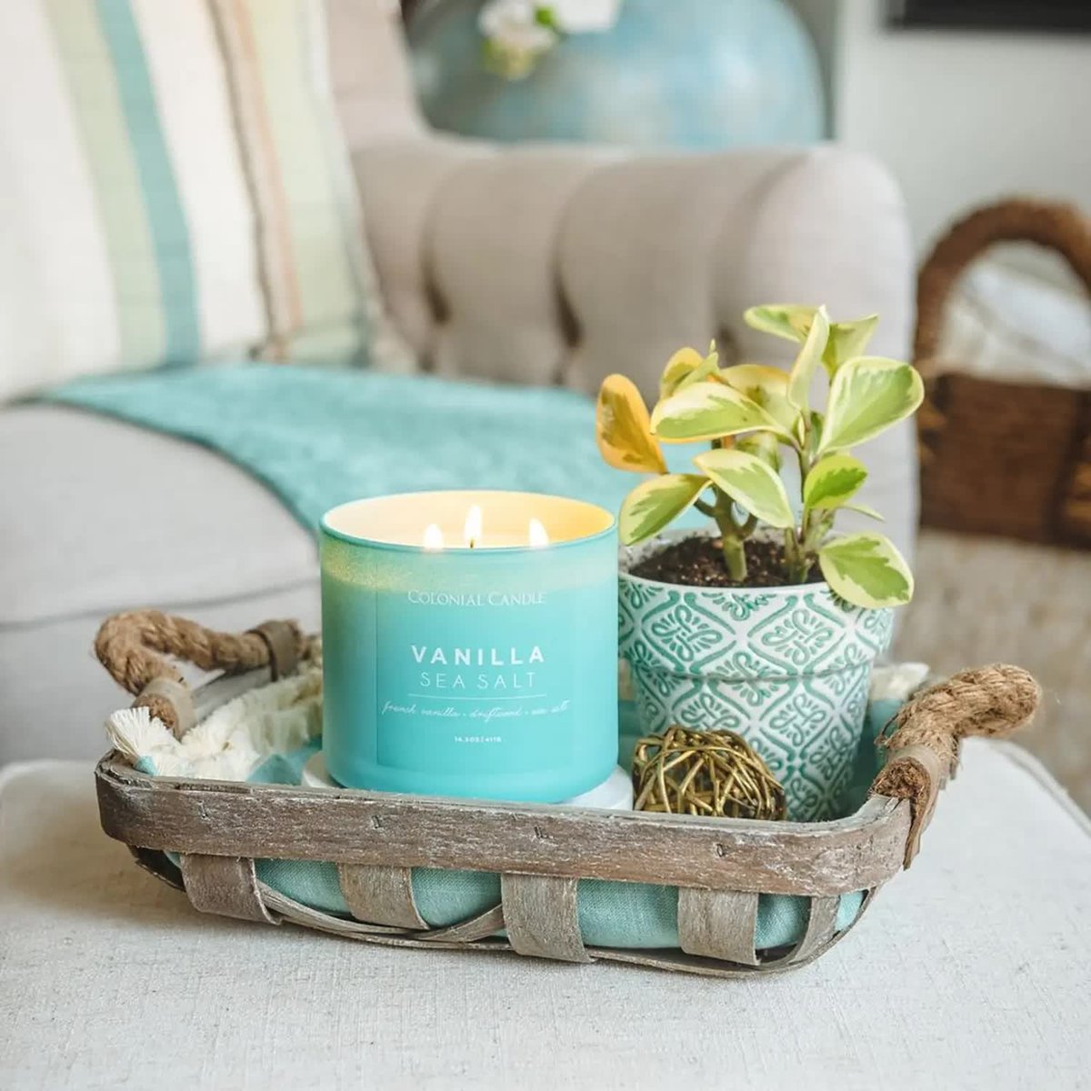 Sojowa świeca zapachowa w szkle 3 knoty Colonial Candle 411 g - Wanilia Sól Morska Vanilla Sea Salt