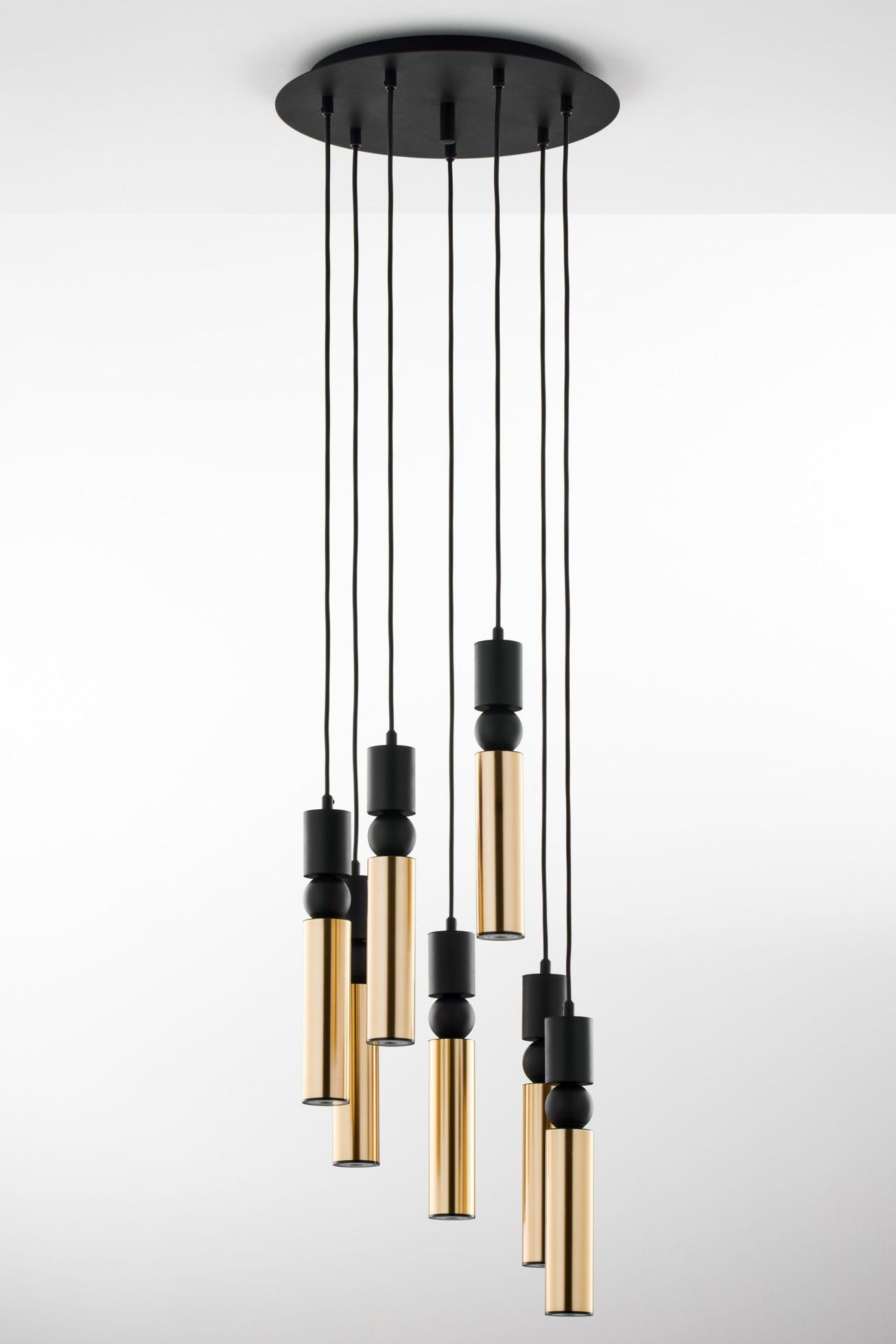 Lampa z czarno-złotymi tubami JUP 2018 AL7 CZ/MS