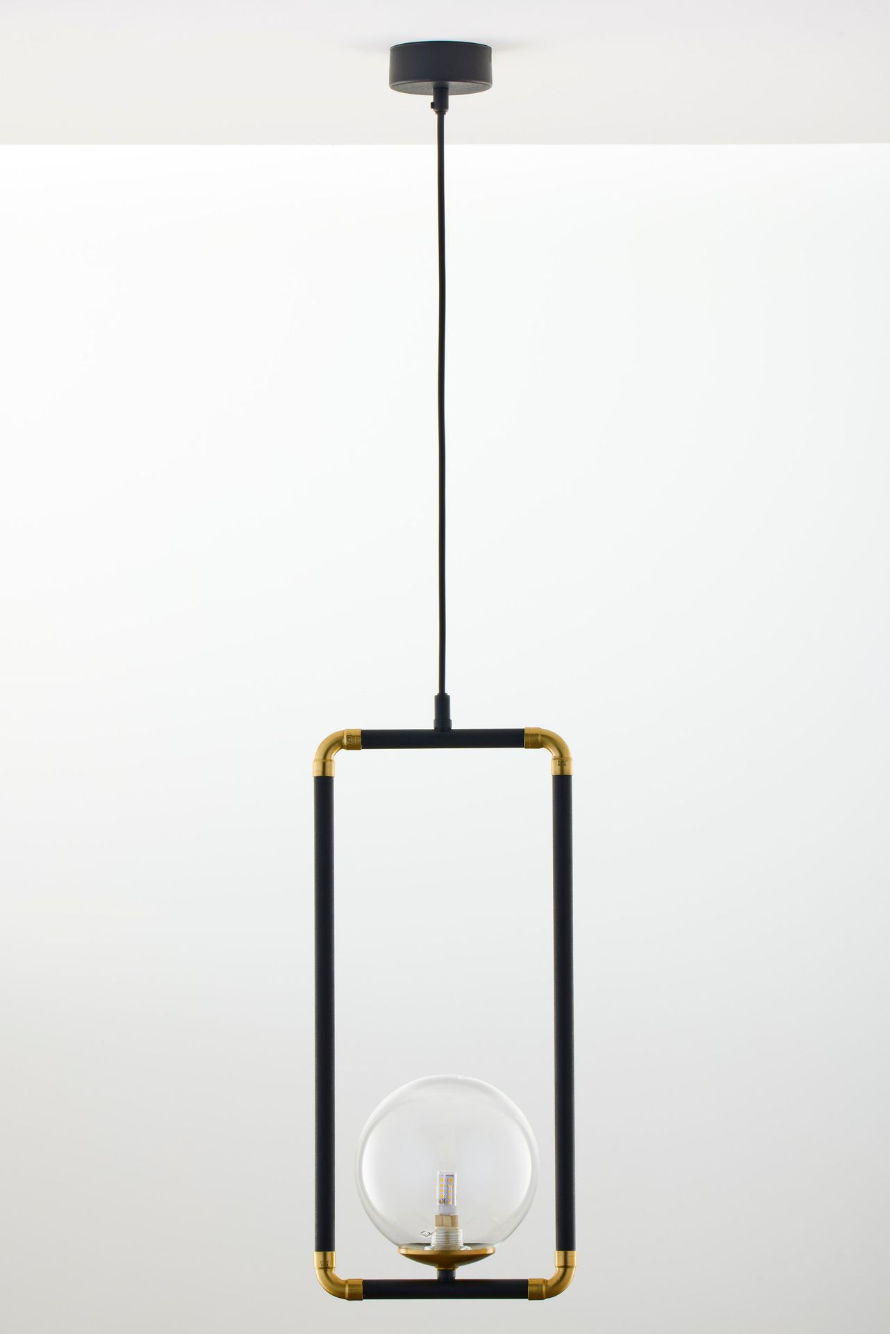 Minimalistyczny zwis z kloszem JUP 2023 ZA1 CZ TR