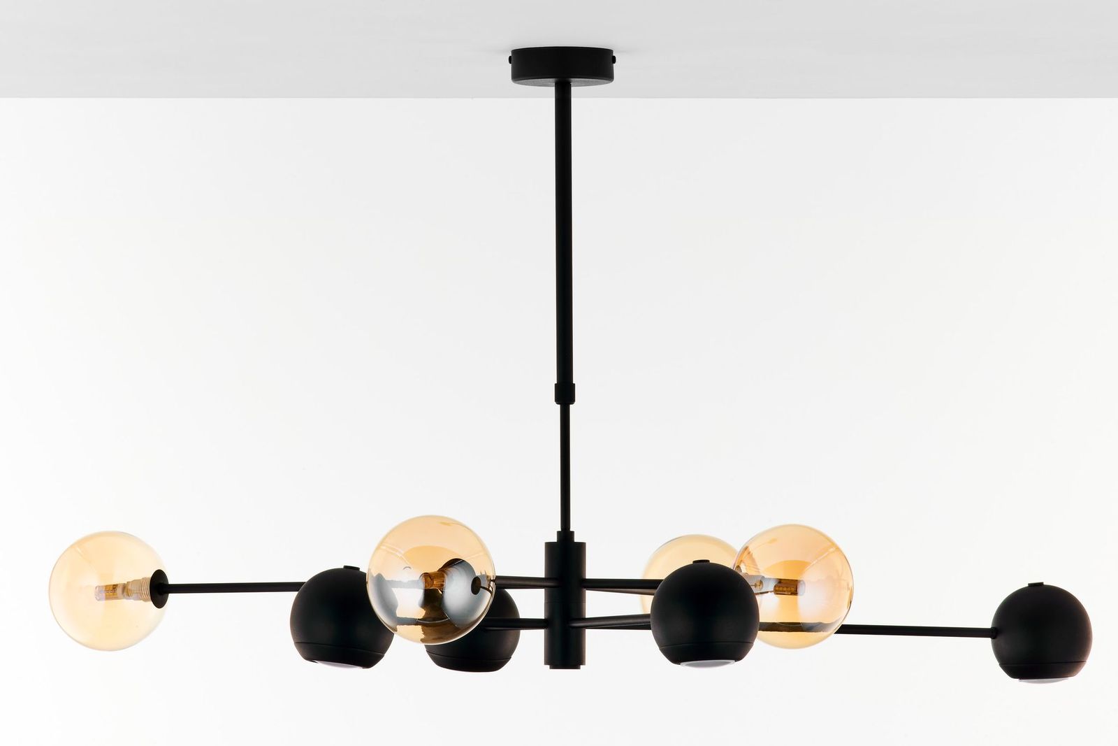 Czarna lampa z bursztynowymi kloszami JUP 1994 MO8 CZ BU