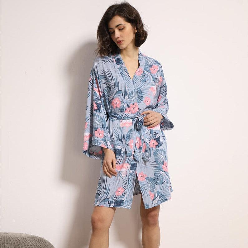 Szlafrok z motywem kwiatowym - 3 M