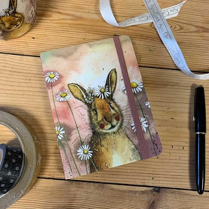 Notatnik z gumką A6 SCN30 Królik i stokrotki - Alex Clark