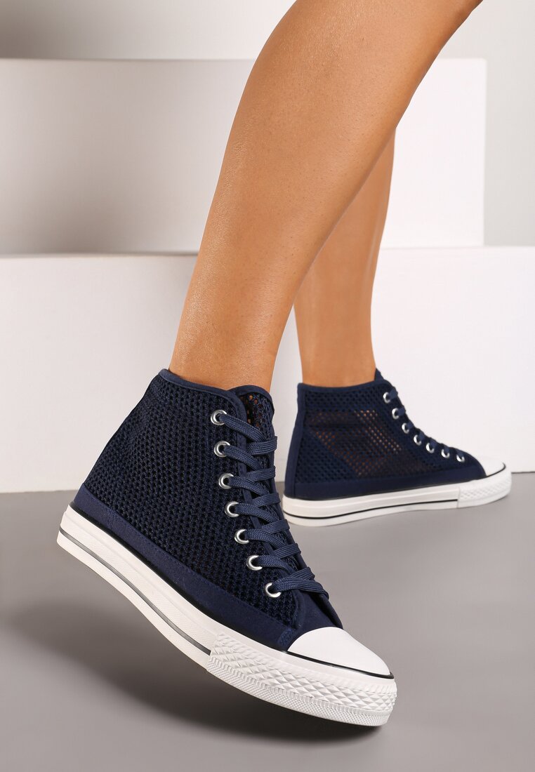 Granatowe Trampki za Kostkę z Perforacją Welagia