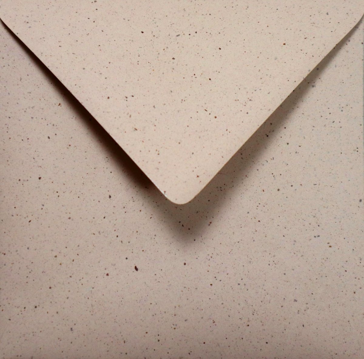 Koperty ozdobne z wtrąceniami ekologiczne K4 NK beżowe Crush Cocoa 120g 25 szt. - za kartki bony vouchery