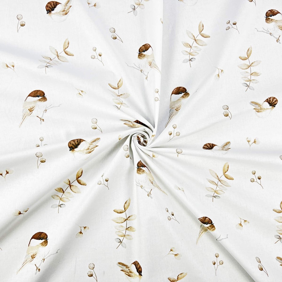 Tkanina bawełniana ptaki wróbelki brązowe z gałązkami na białym
