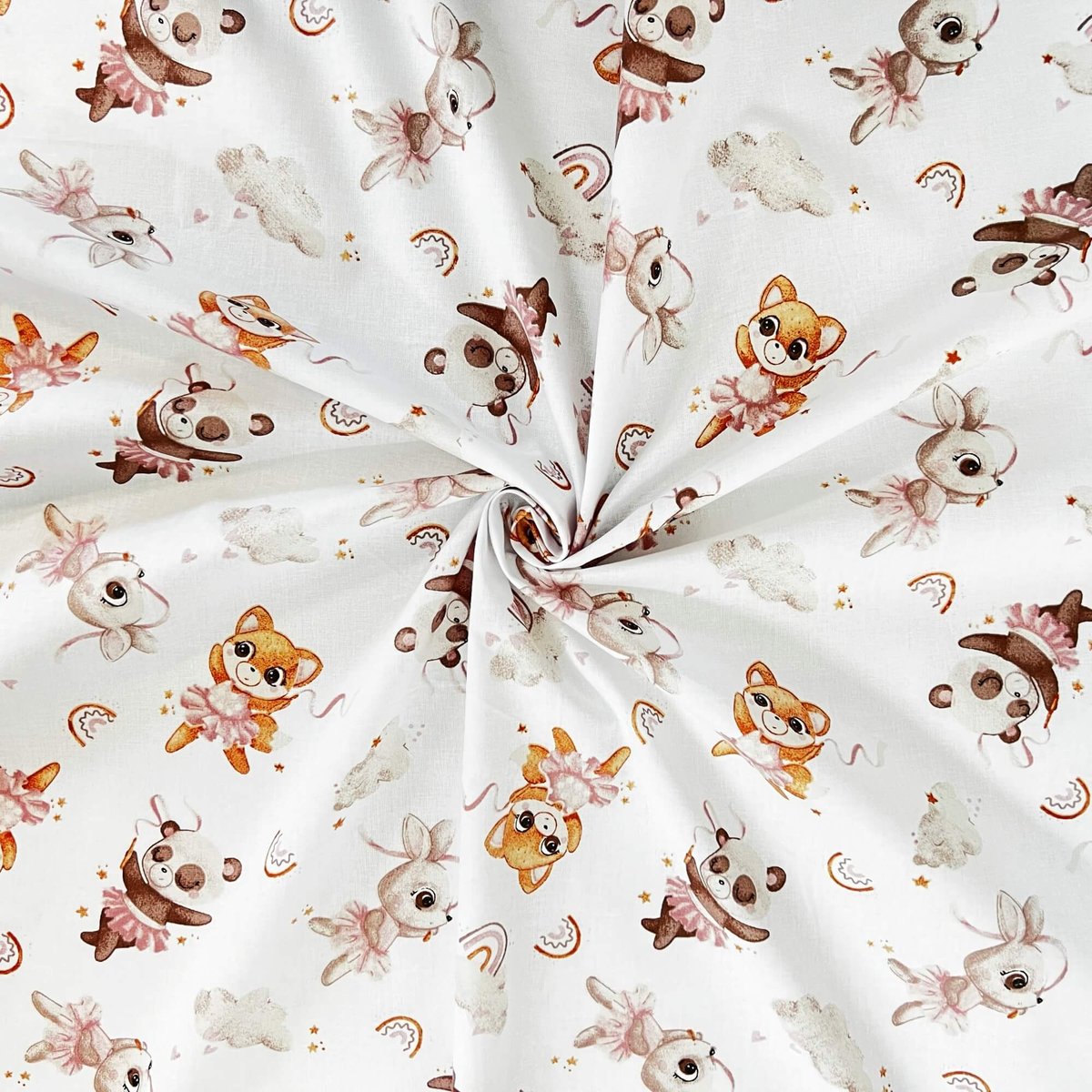 Tkanina bawełniana zwierzątka baletnice na białym tle