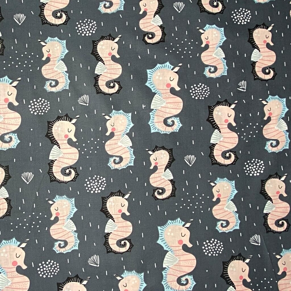 Tkanina bawełniana koniki morskie na ciemno szarym tle