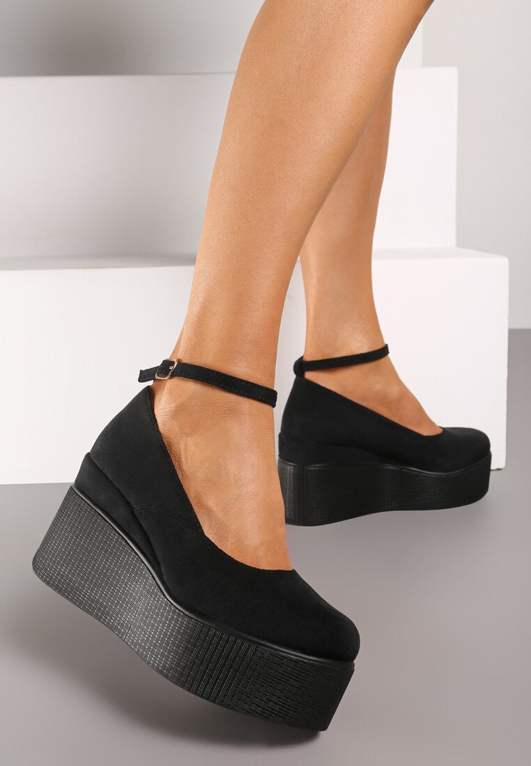 Czarne Czółenka na Koturnie z Platformą Zapinane przy Kostce na Klamerkę Kildia