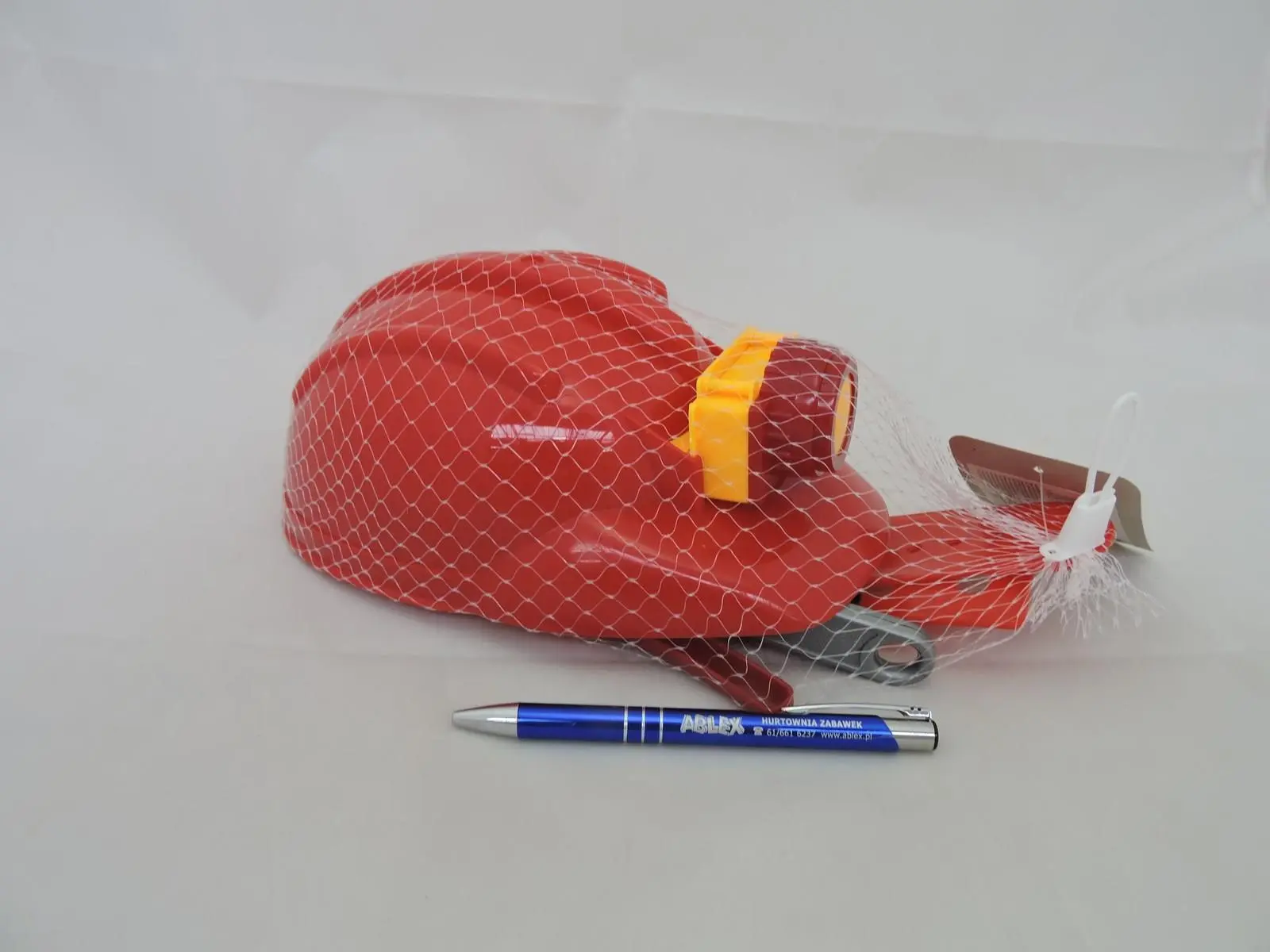 NARZĘDZIA zestaw budowlańca, kask, narzedzia , si