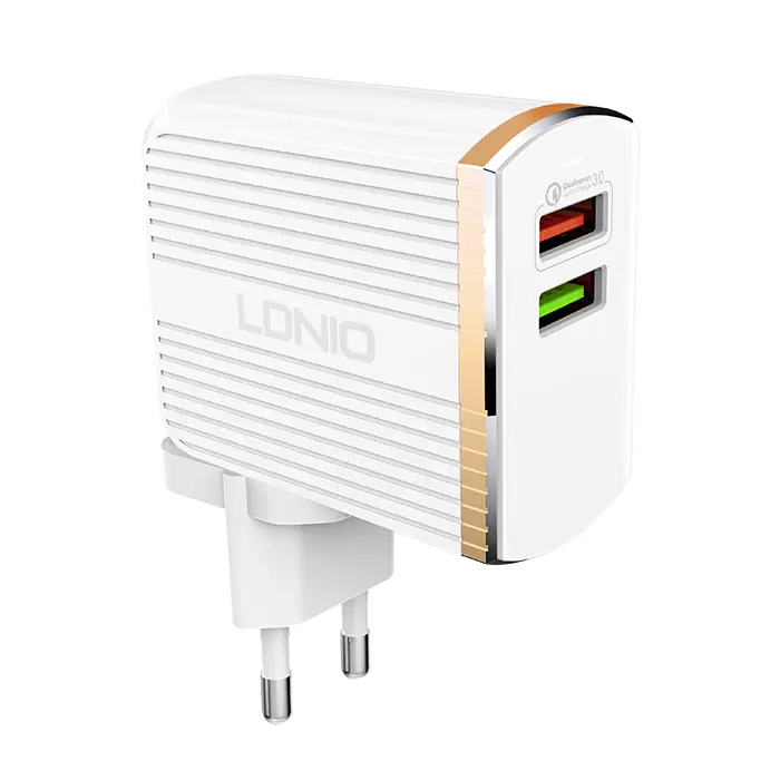 LDNIO ZESTAW ADAPTER A2502Q 220V 2X USB 1X QC 3.0 1x 2,4A +MIKRO KABEL