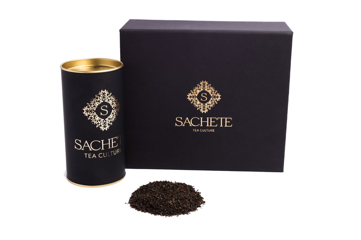 Zestaw prezentowy z herbatą czarną Queen's Breakfast (100 g) i saszetami do parzenia