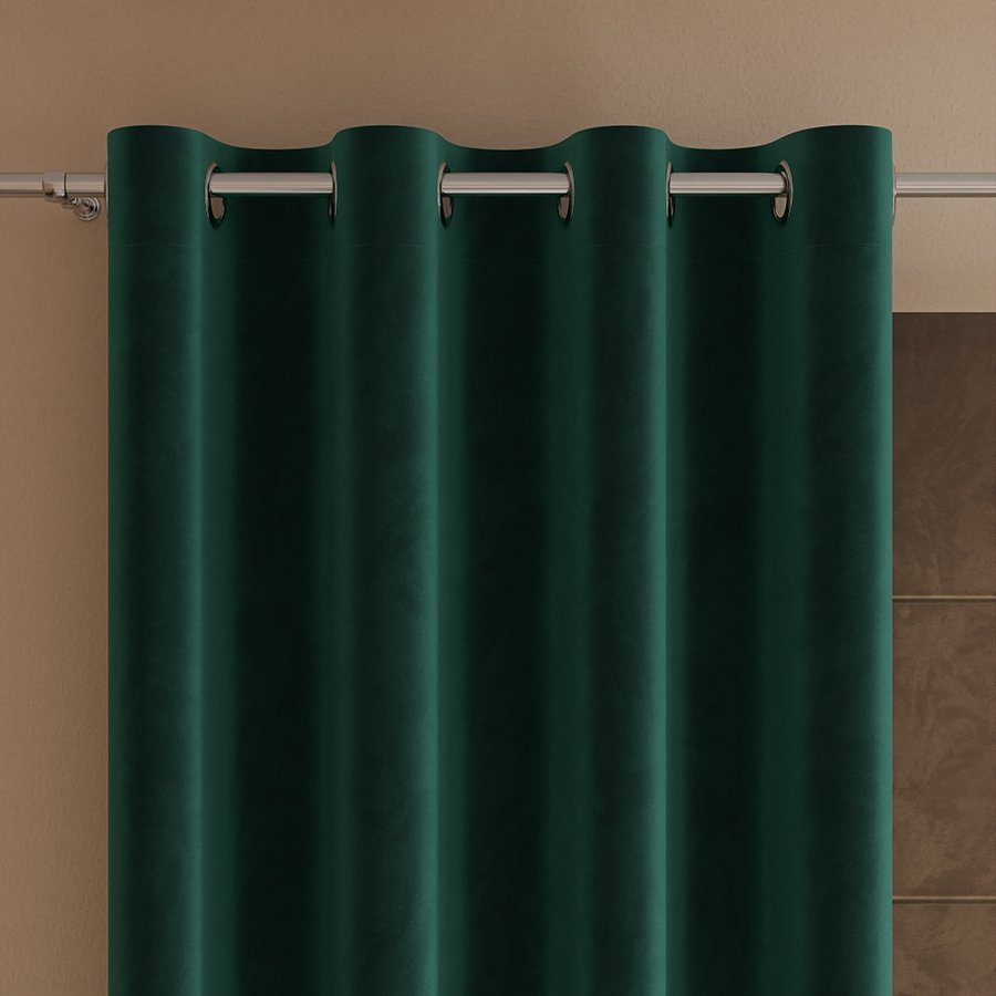 Gotowa zasłona z miękkiej welwetowej tkaniny Velvi, kolor szmaragdowa zieleń na przelotkach, rozmiar 140x260 cm