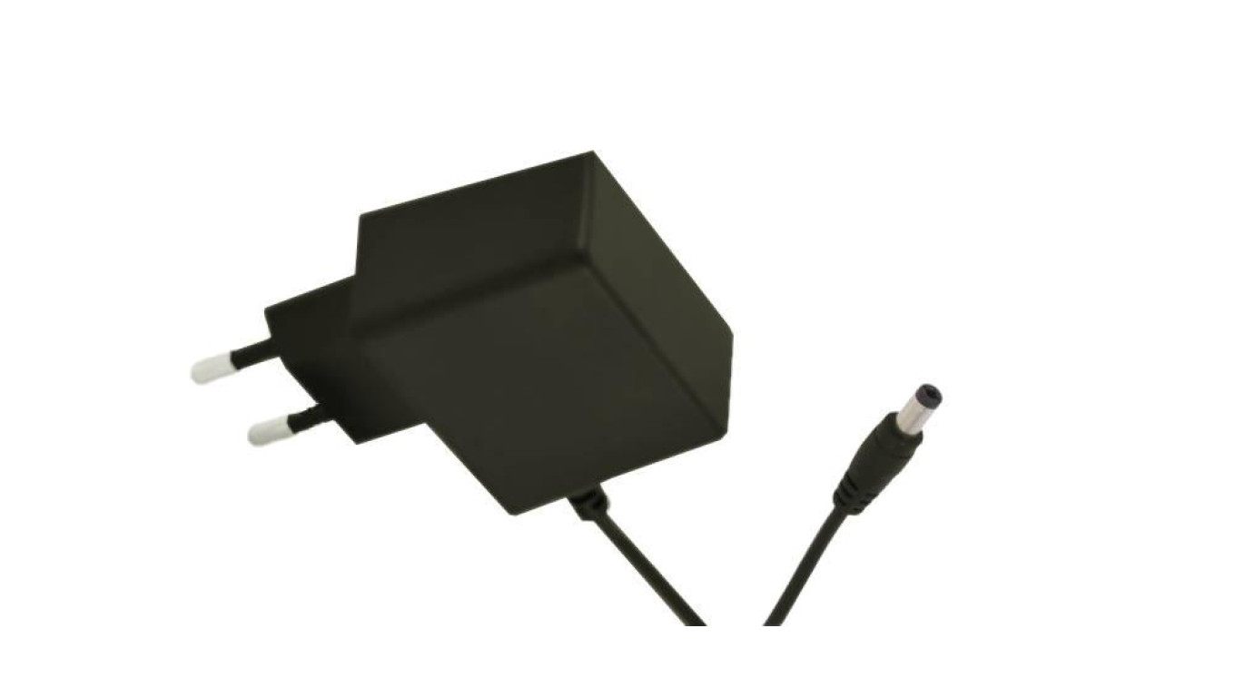 Zasilacz POSC 5V/2A/10W, adapter czarny, gniazdo AC:CEE 7/16. wtyk 2.1x5.5mm prosty