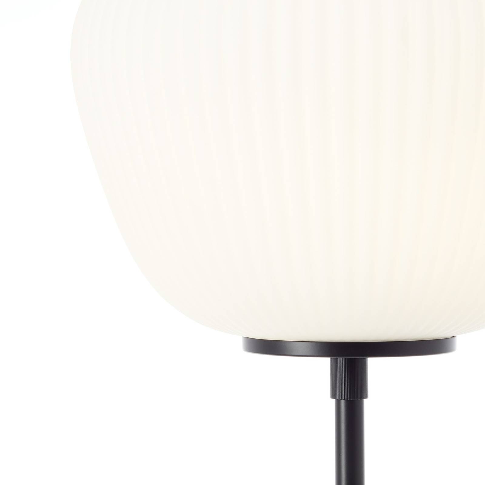 Brilliant Lampa podłogowa Kaizen, wysokość 140 cm, opal, szkło/metal