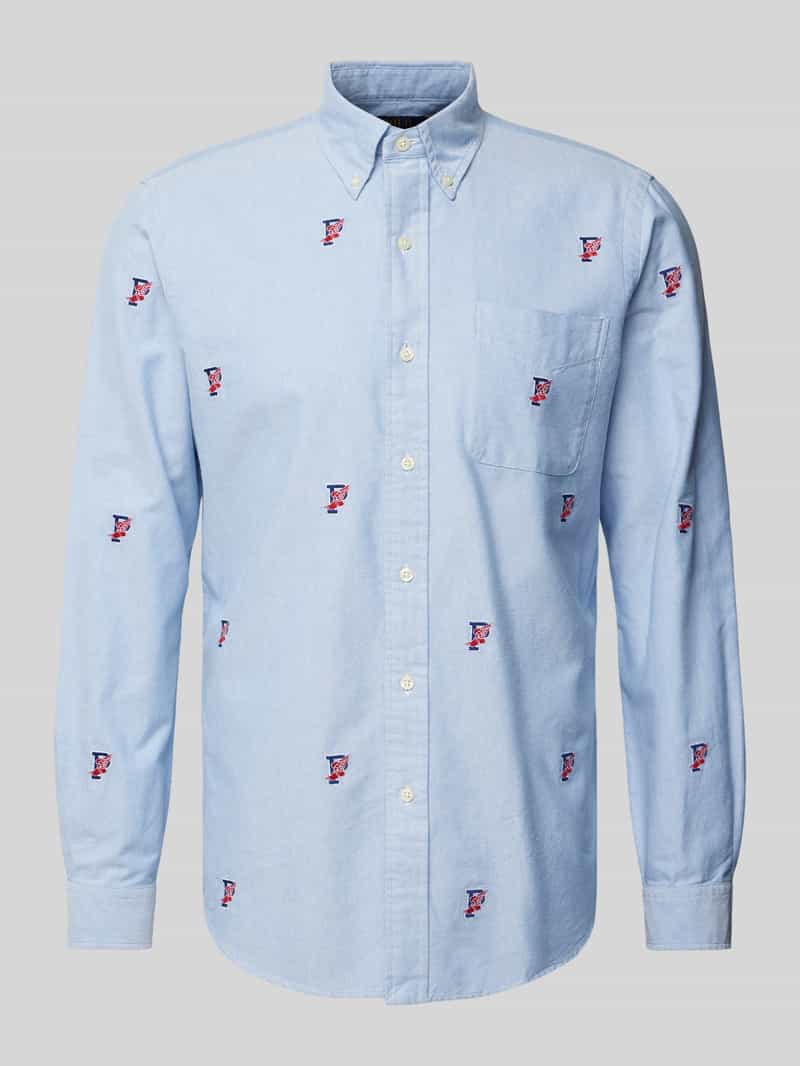 Koszula casualowa o kroju classic fit z kołnierzykiem typu button down