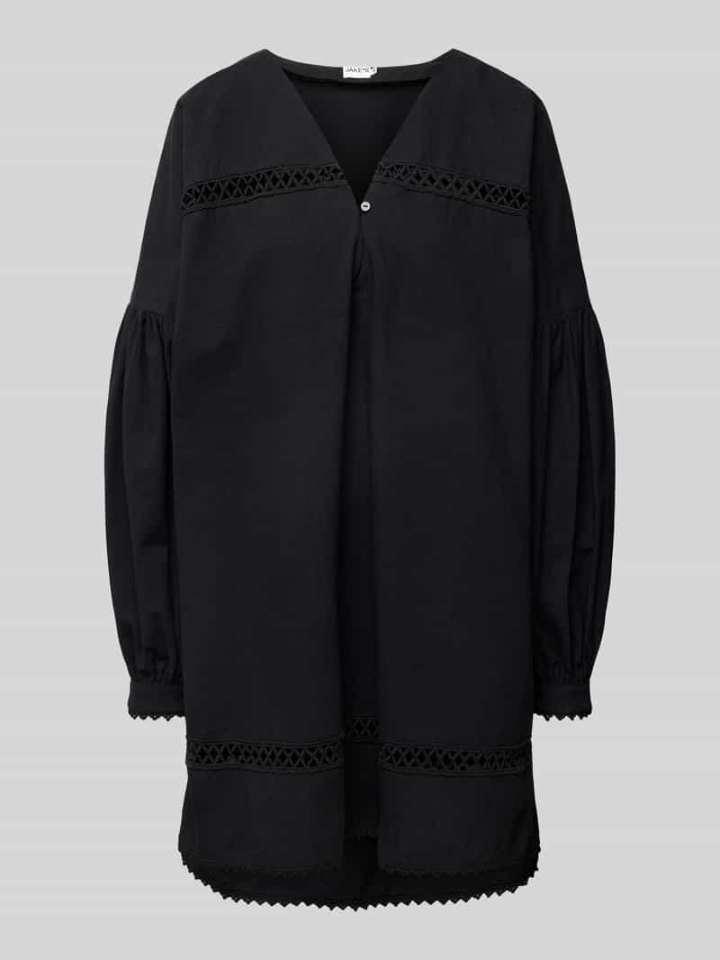 Sukienka lniana z dekoltem w serek