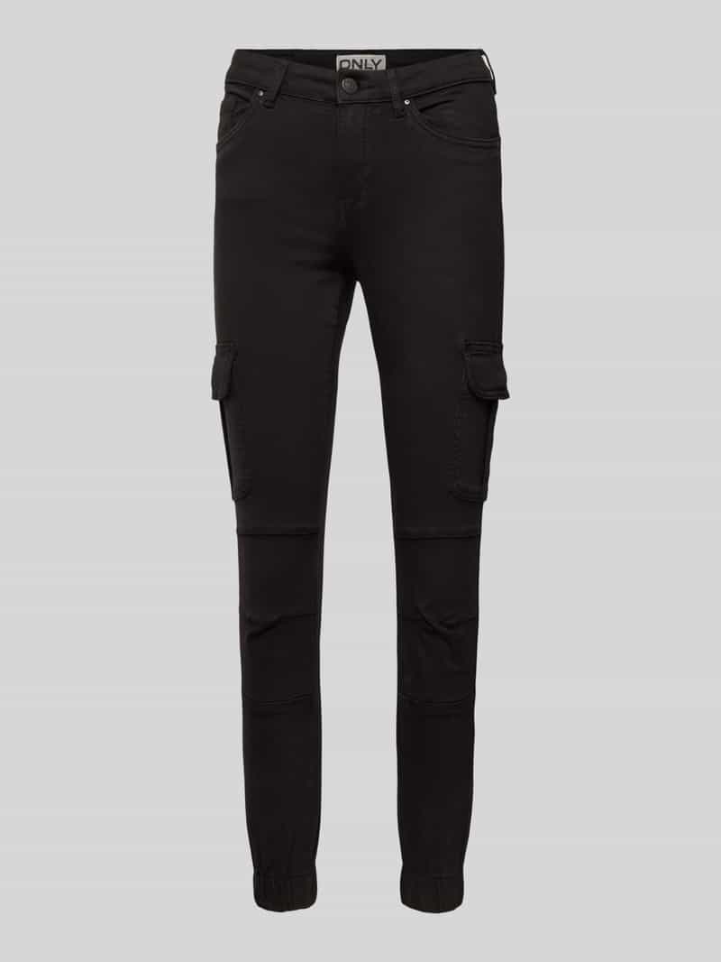 Spodnie cargo o kroju regular fit z kieszeniami cargo