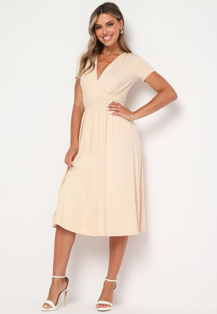 Beżowa Taliowana Sukienka z Dekoltem na Zakładkę Quimadea