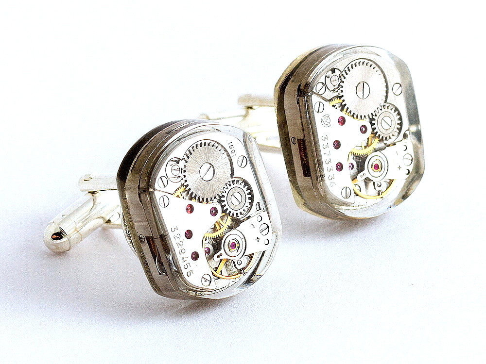 Drobiny Czasu, Spinki do mankietów, Squares ii undercover