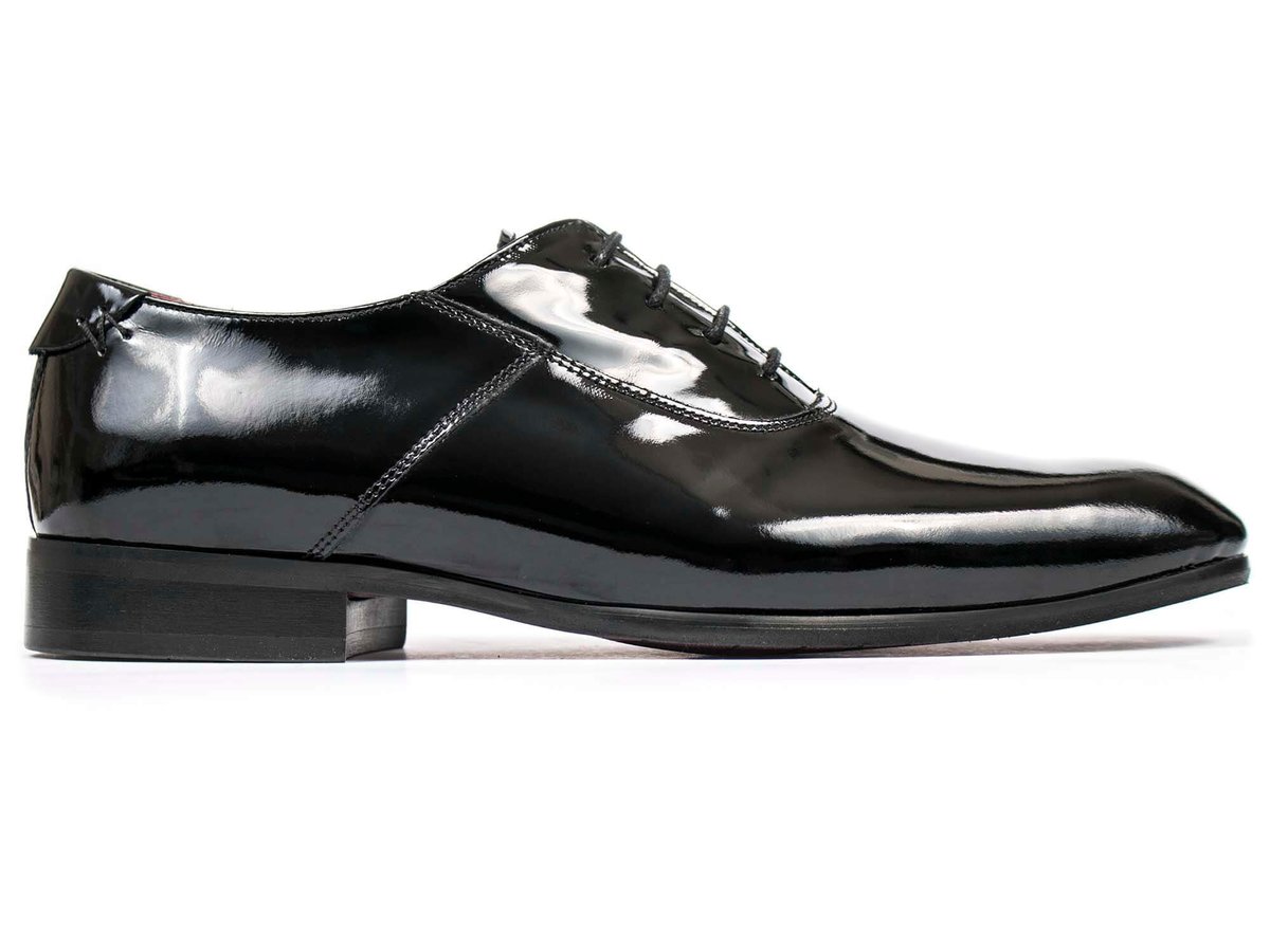 Czarne lakierki - wiedenki / oxfordy 6900-lakier T31 39