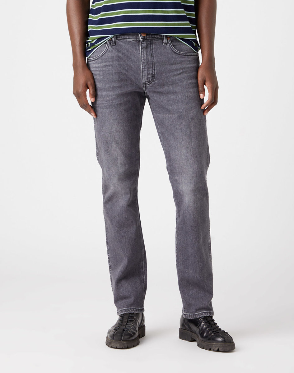 Wrangler Greensboro Męskie Spodnie Jeansowe Washed Black W15Q89Xvd-W44 L32