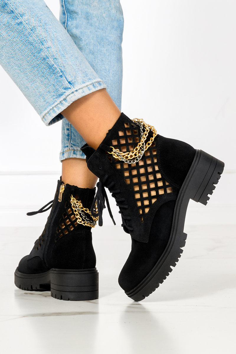 Czarne workery ażurowe z łańcuszkiem na platformie sznurowane polska skóra Casu 3030-36