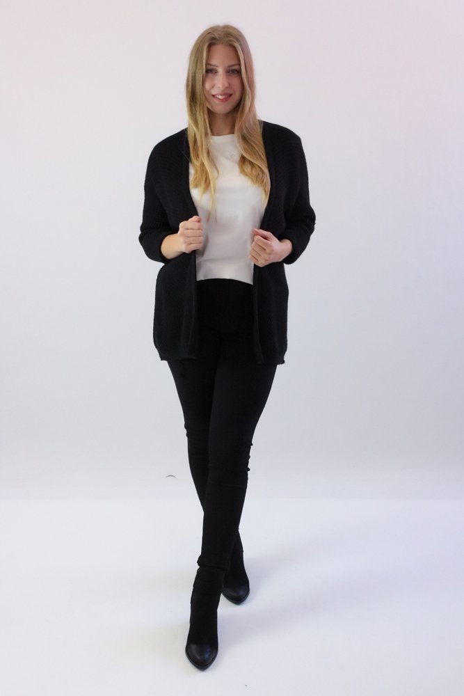 Delikatny sweterek narzutka Melisa Czarny UNI