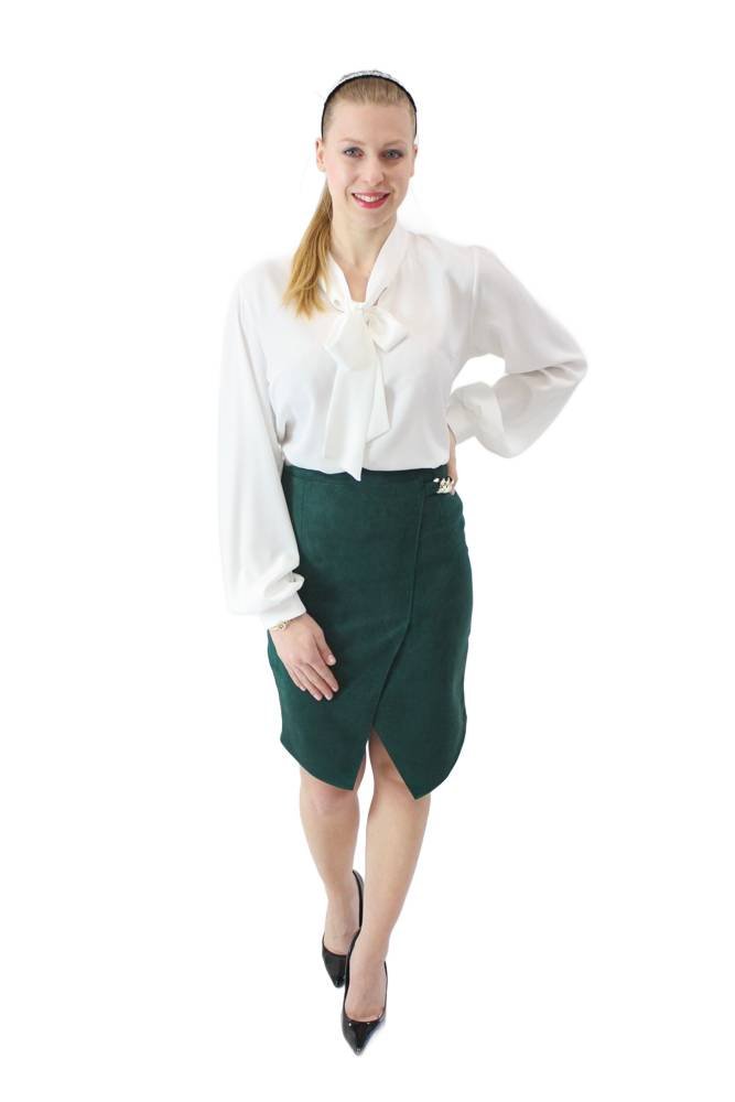 Elegancka Bluzka z żabotem Biała 44