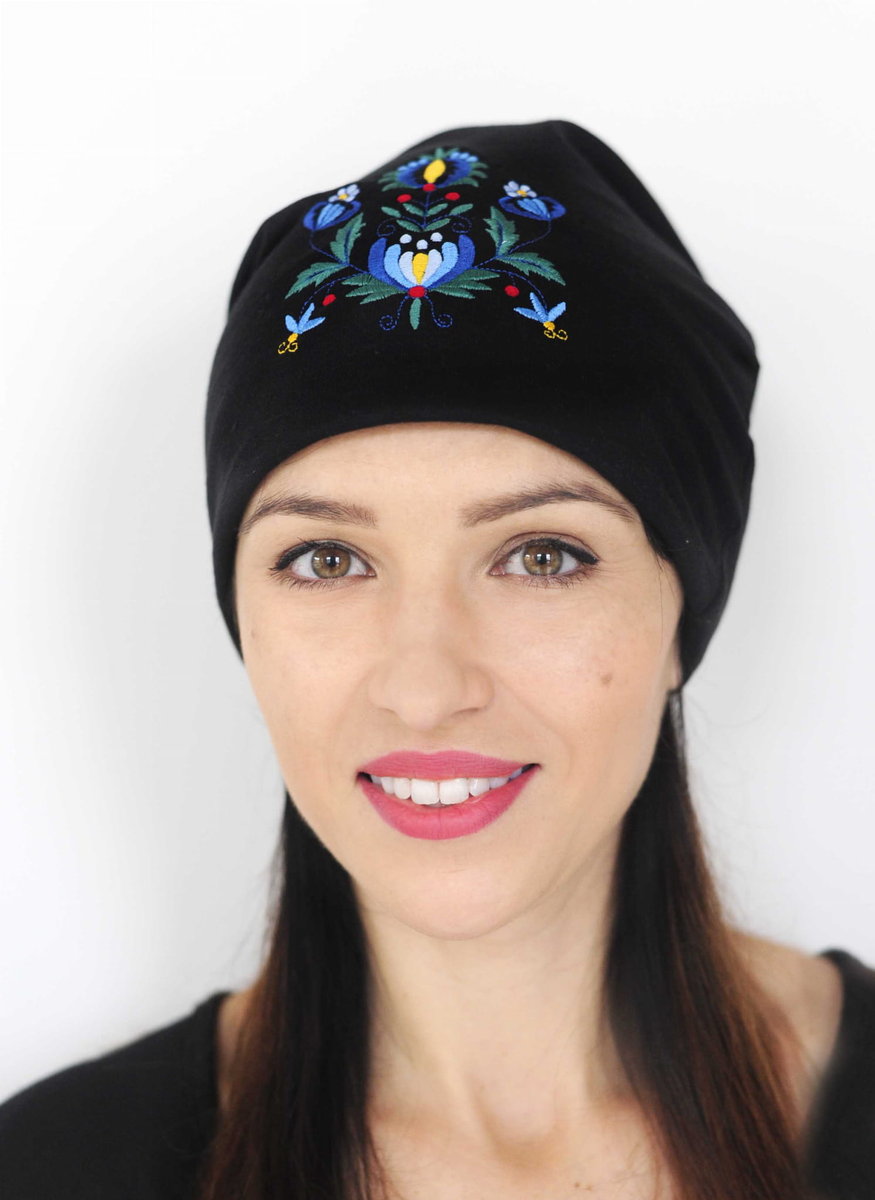Dwustronna czapka z haftem kaszubskim (czarna)