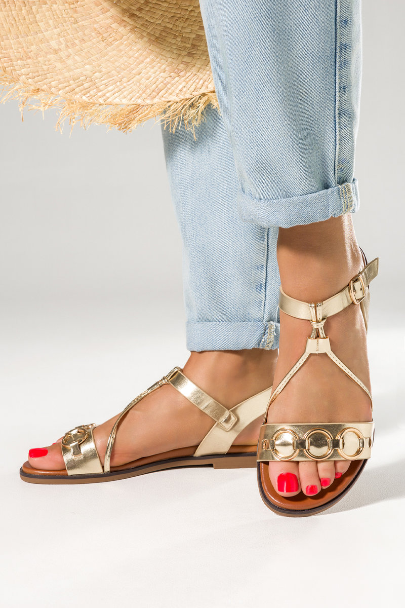 Złote sandały damskie błyszczące płaskie złota ozdoba Casu K24X6-G-39