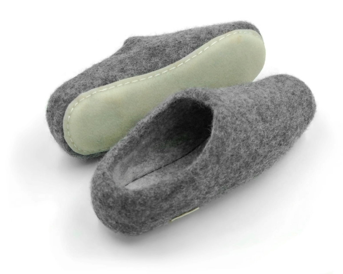 Feltiness, Dark, kapcie wełniane z podeszwą 37-38 (24cm)