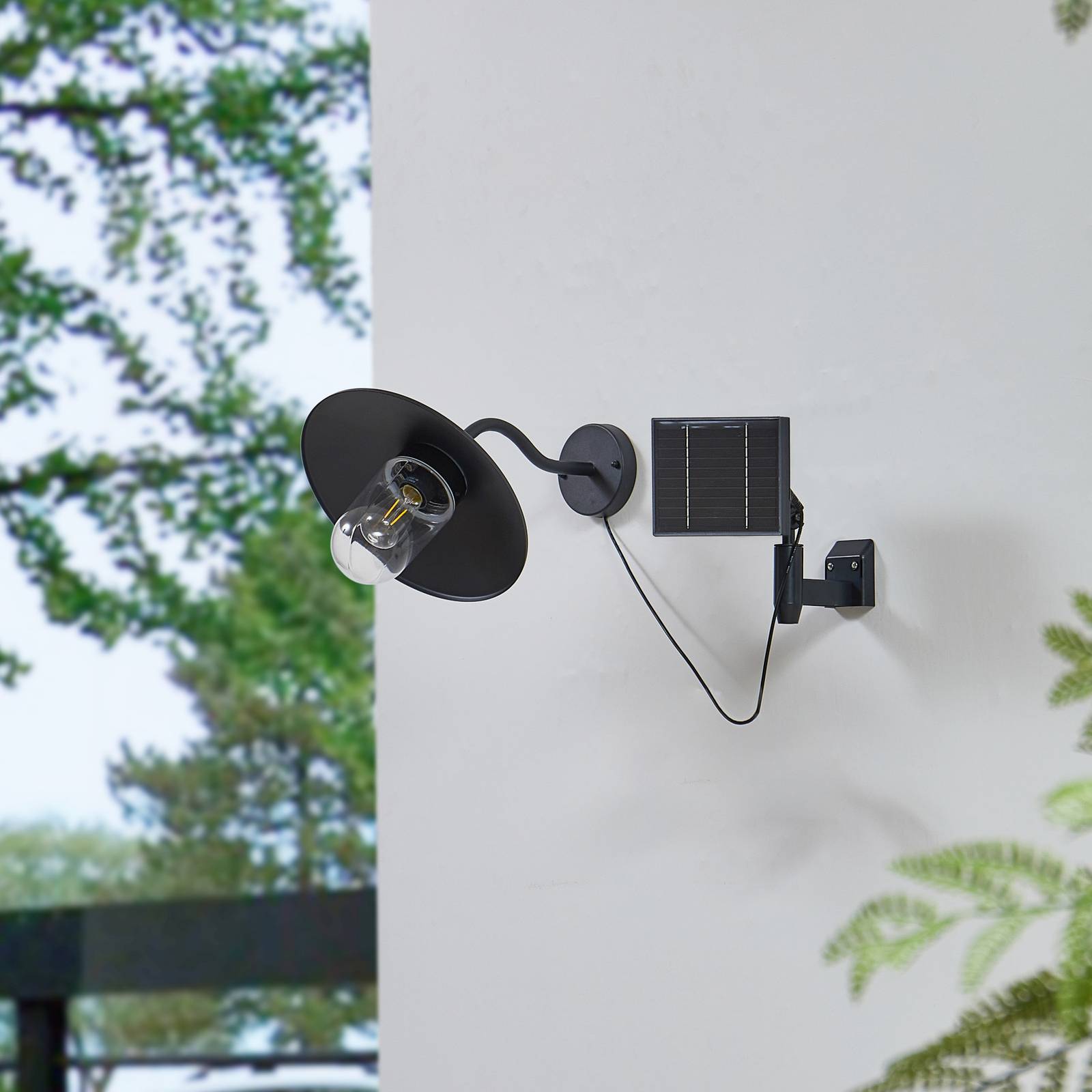 Kinkiet solarny LED Lindby Virane, czarny, aluminium