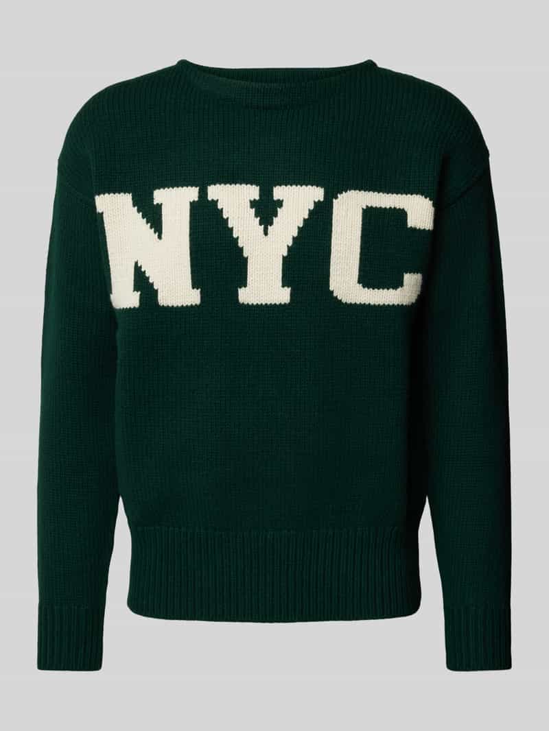 Sweter z dzianiny z wyhaftowanym napisem