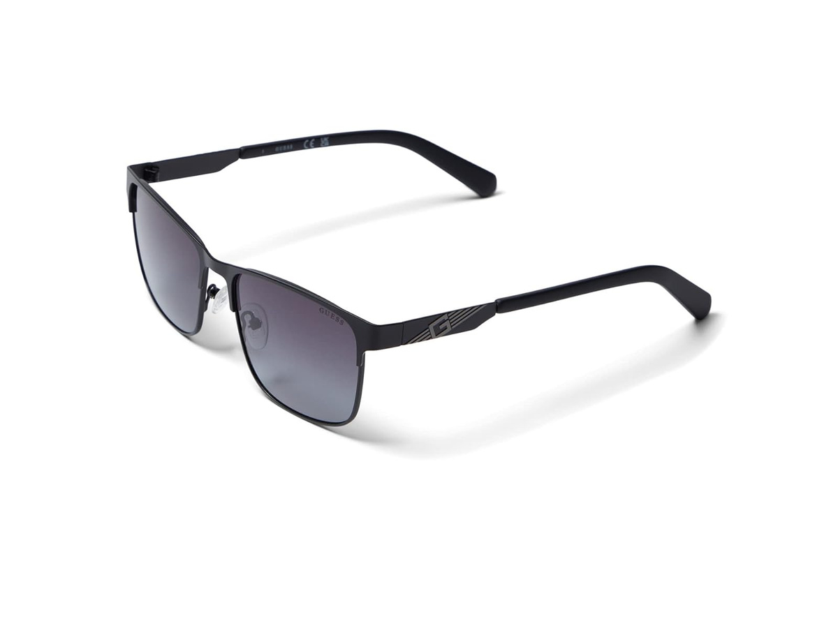 Okulary GUESS GF5098-5602B. Okulary przeciwsłoneczne, Kolor czarny. Mężczyzna.