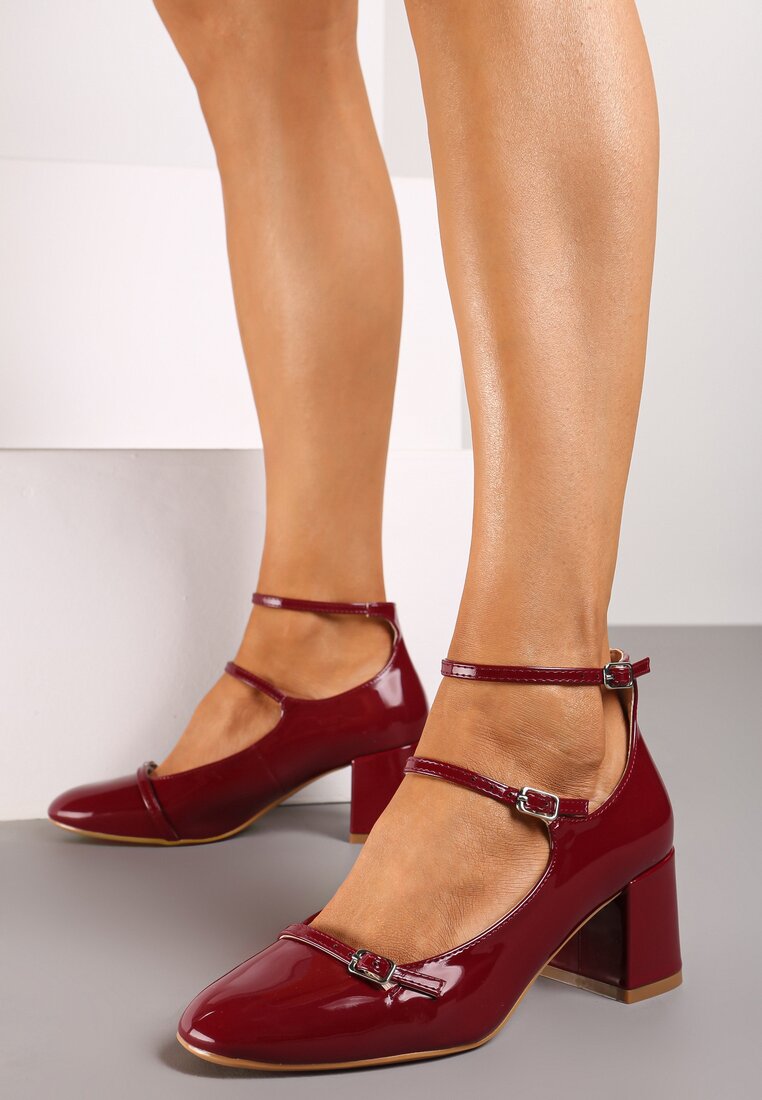 Bordowe Lakierowane Czółenka na Słupku Ozdobione Paskami ze Sprzączkami Dlivina