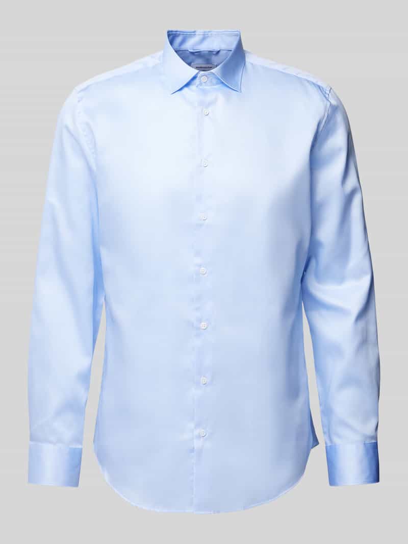 Koszula biznesowa o kroju slim fit z kołnierzykiem typu kent