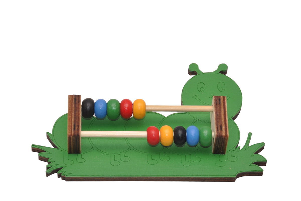 Kolorowe liczydło zielona dżdżownica na tablicę manipulacyjną.