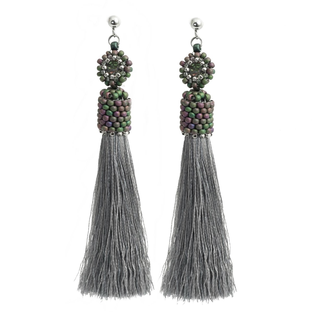 Kolczyki sztyfty szare chwosty beading kryształki / JG. Projekt