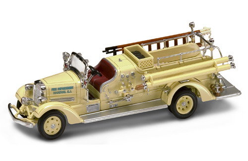 Yat Ming- Signature Ahrensfox Vc Fire Engine 1938 1:43 43003