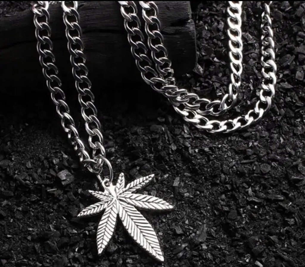 Naszyjnik Wisiorek Marihuana Liście Konopii Zioło Ganja Prezent Y2K