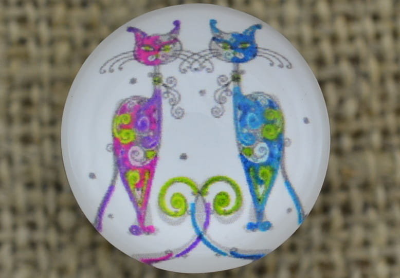 [31819] Nap z kaboszonem zakochane kotki 18mm