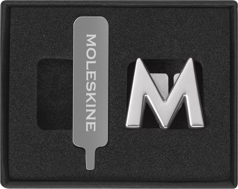 Przypinka Moleskine M