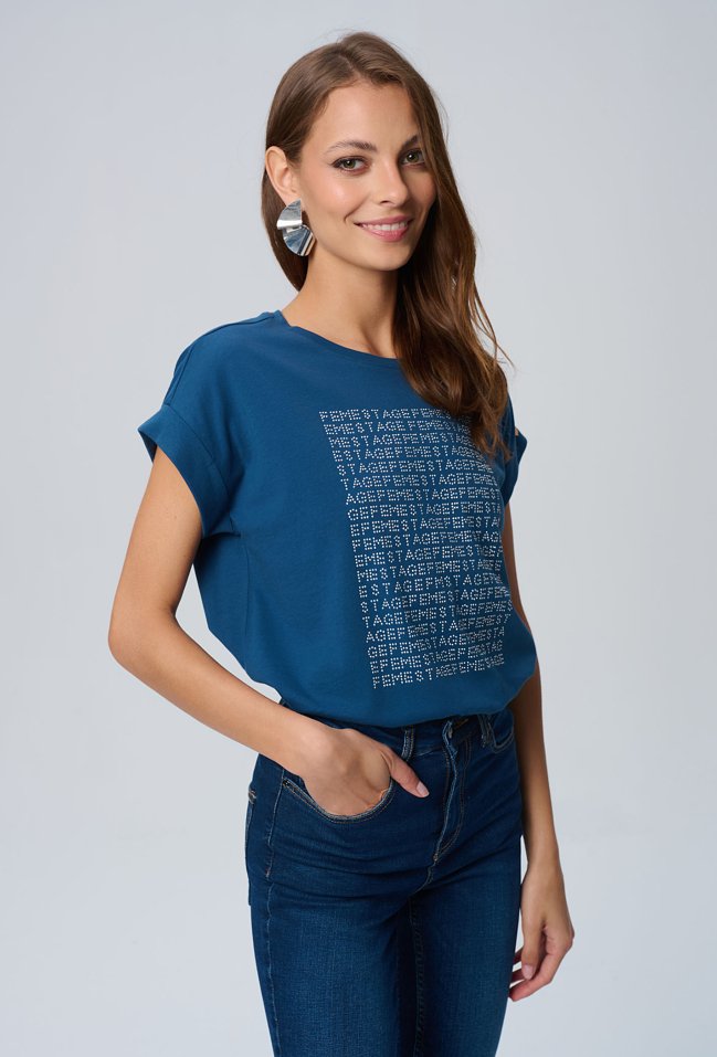 Niebieski  t-shirt z aplikacją - Femestage