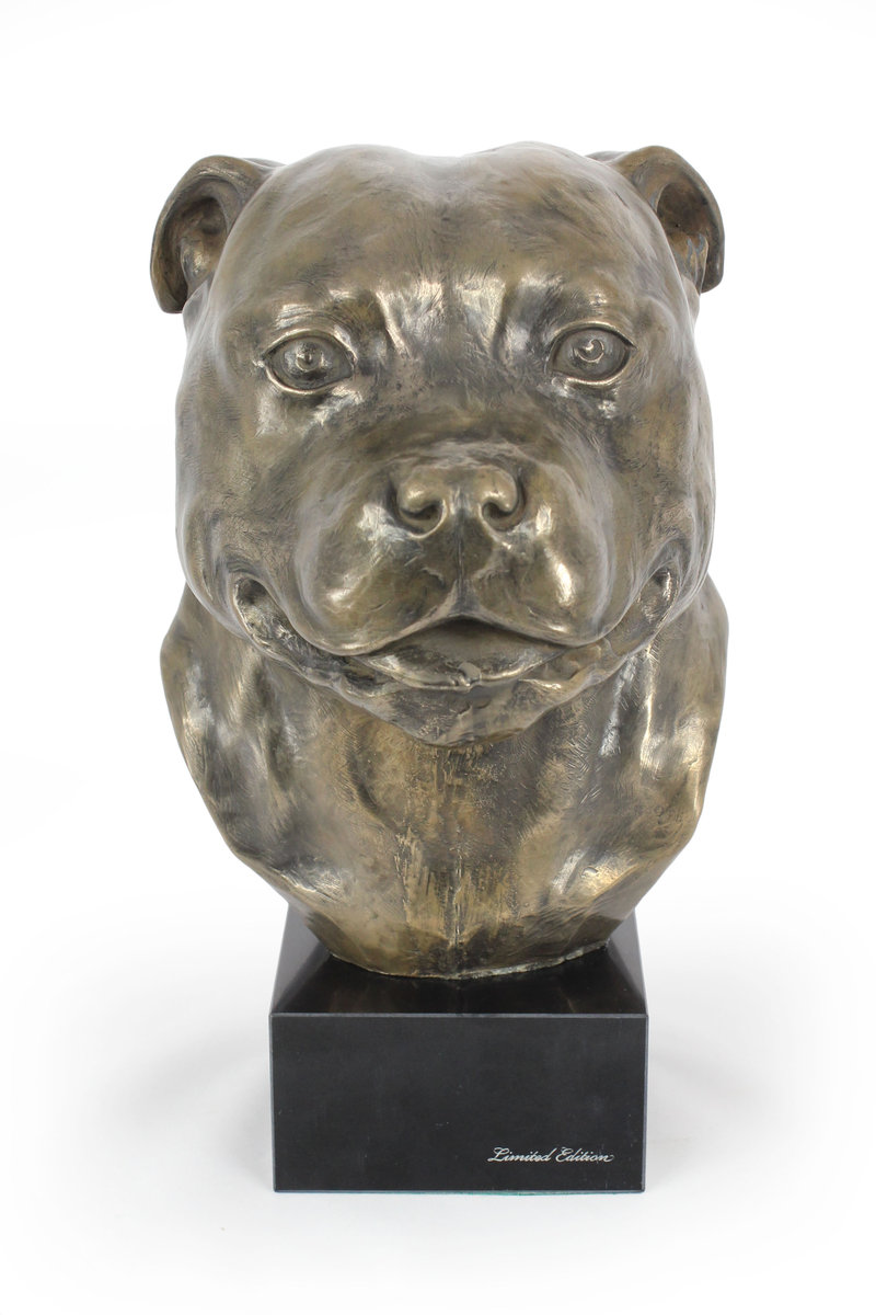 Staffordshire Bull Terrier, Staffik, Staffi - popiersie psa, duża statuetka, głowa psa na podstawie kamiennej, ozdoba do biura marki Art-Dog