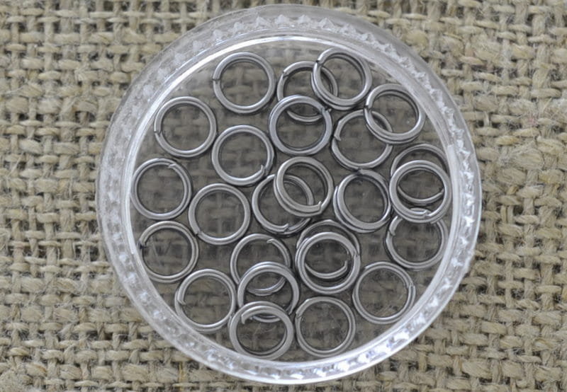 [301022] Ogniwka sprężynki 5mm kolor czarny 30szt