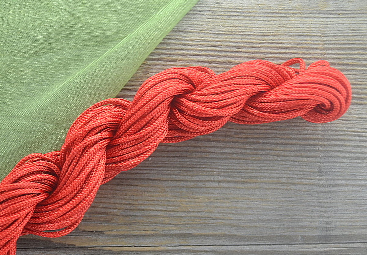 [73802] Sznurek nylonowy 2mm czerwony 4m