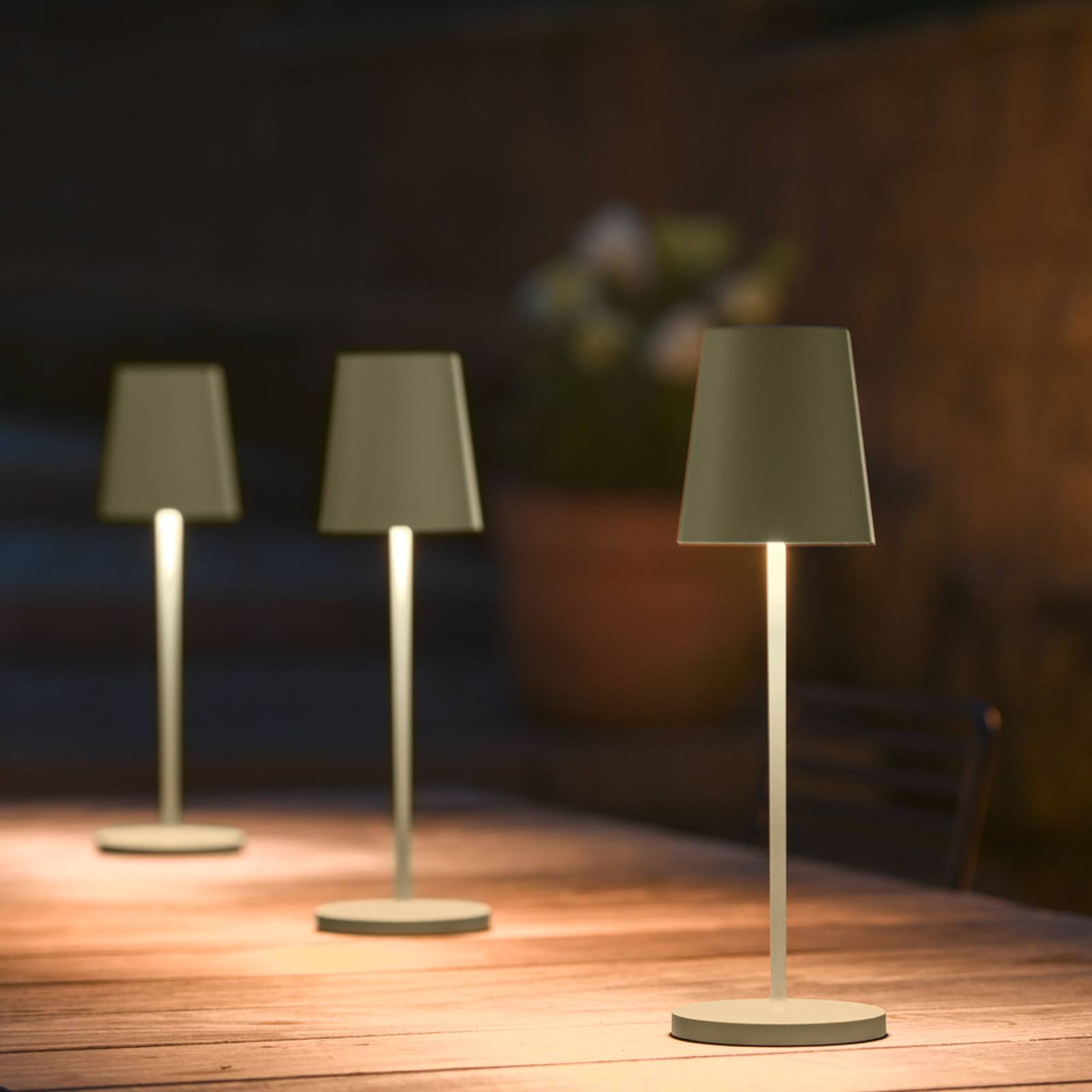 Lampa akumulatorowa LED SLV Vinolina Two, zielona, aluminium, Ø 11 cm, IP65