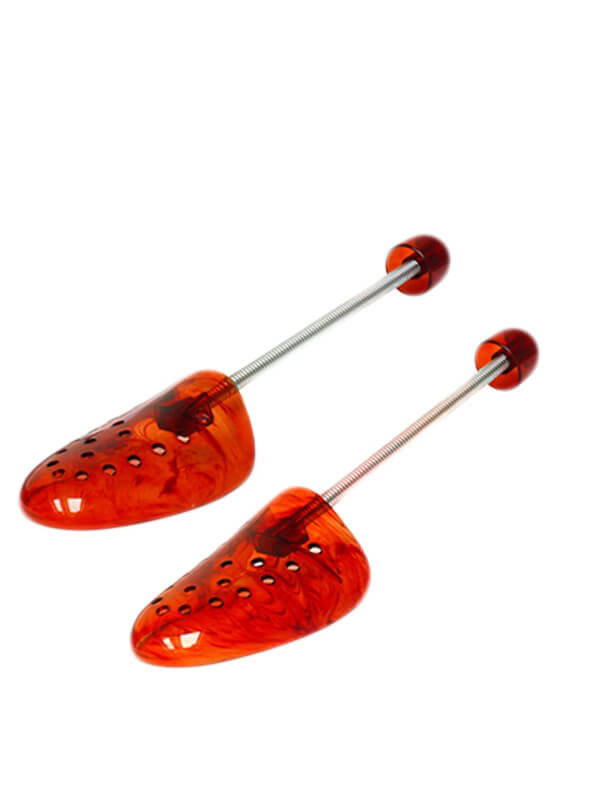 Plastikowe prawidła z otworami do butów