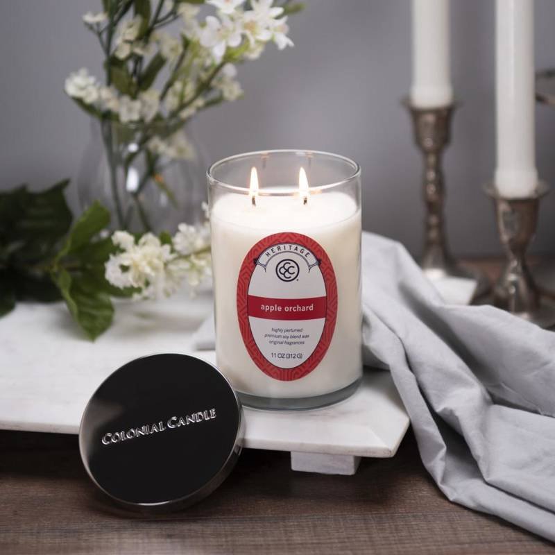 Sojowa świeca zapachowa Colonial Candle Heritage 312 g - Jabłka Apple Orchard