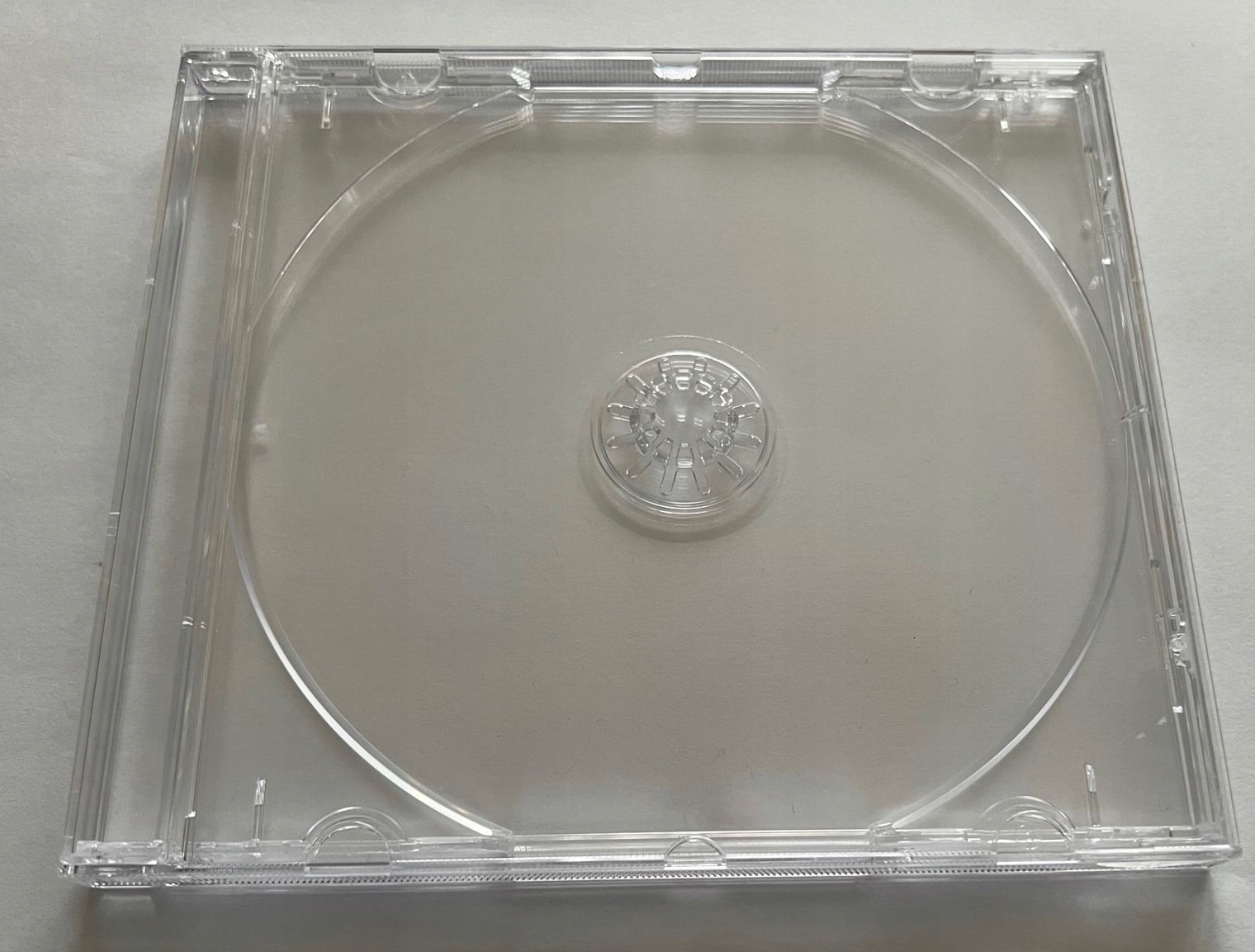 INNOVERA CD/DVD Polystyrene Thin Line Storage Case, Clear, 100/Pack